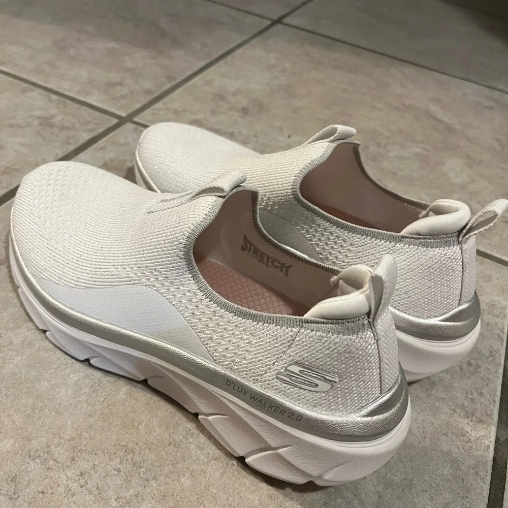 Skechers D Lux Walker 2.0 Sneakers 7